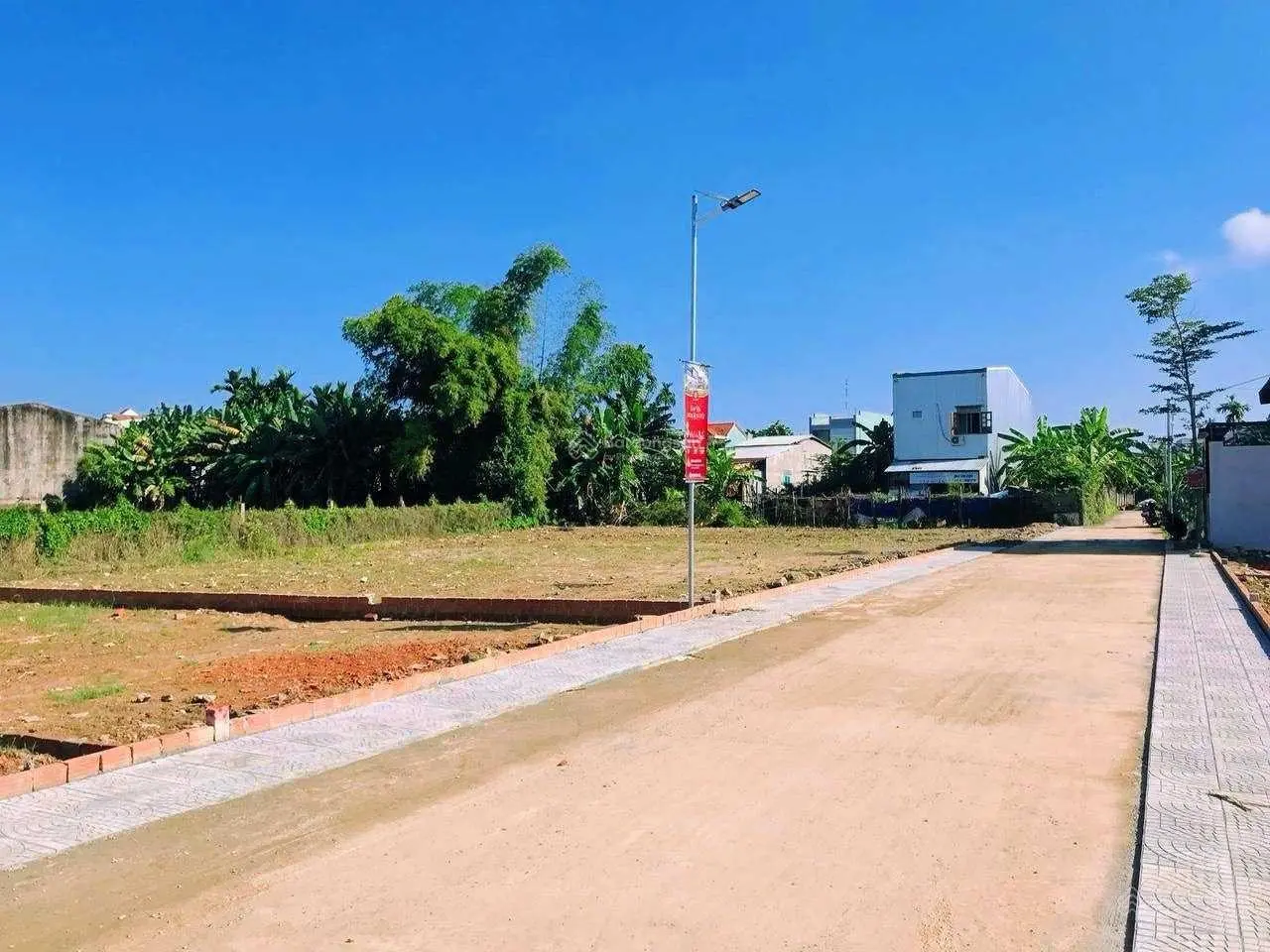 Cần bán lô đất diện tích 165m2 ngang 8,5m đất ODT. Ngay trung tâm thị trấn Ái Nghĩa