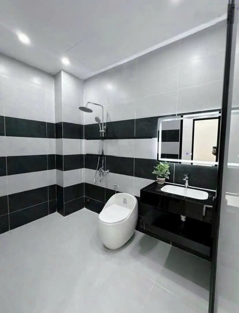 Bán nhà riêng tại Đào Duy Anh, 3,15 tỷ, 80m2, 4PN, 4WC, 2 tầng, Phú Nhuận, HCM