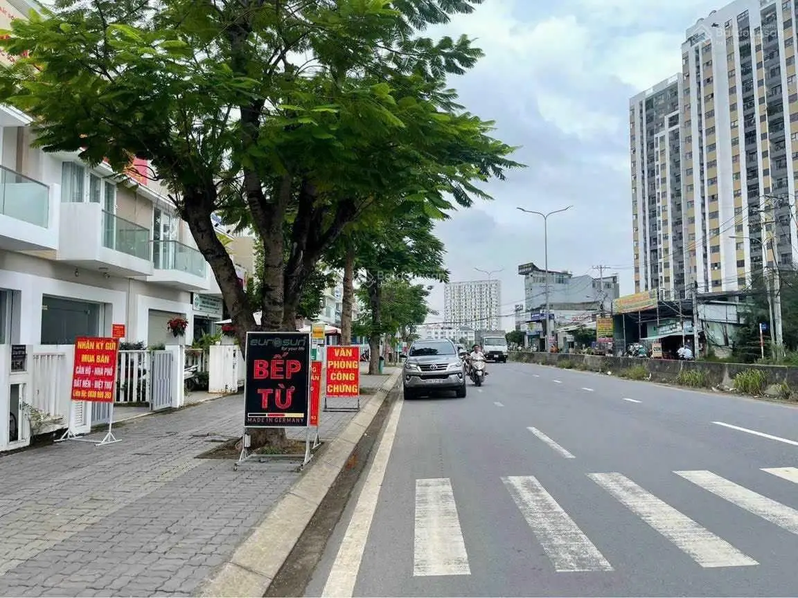 Hàng hiếm! Nhà phố 1 trệt 2 lầu 100m2 ngang 5, mặt tiền Liên Phường gần Global City giá bán 22,5 tỷ