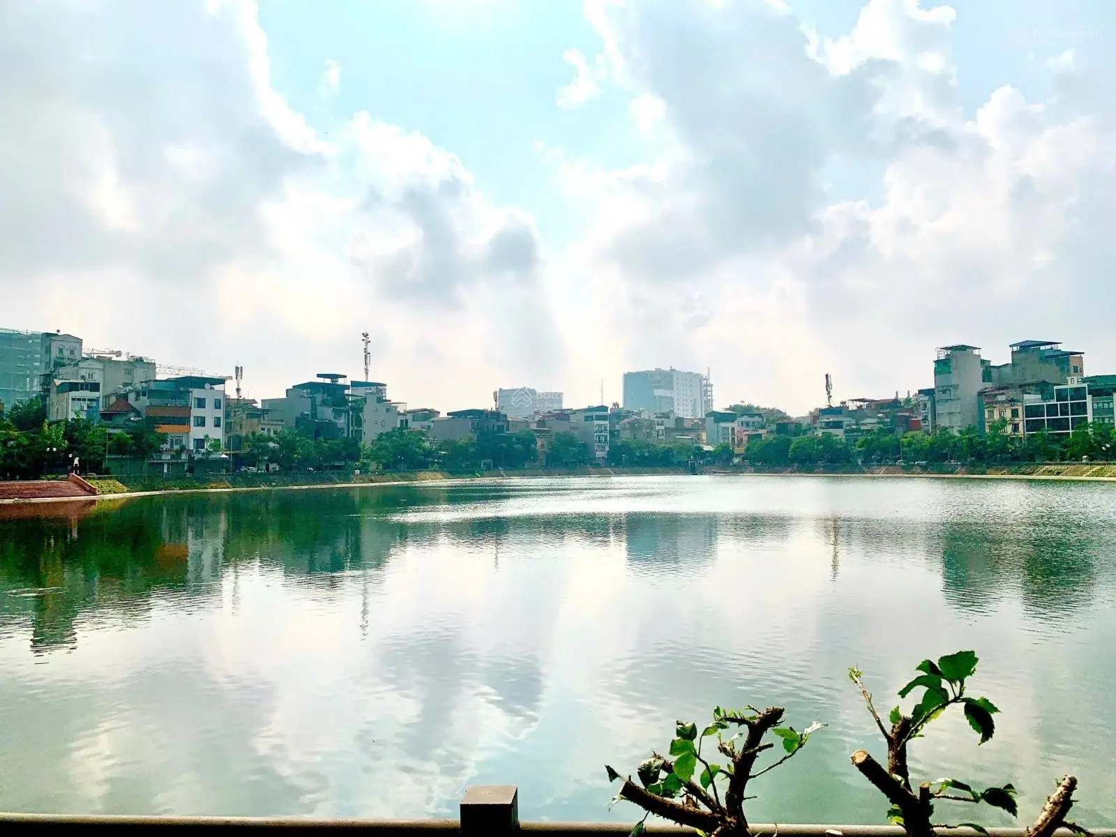 Nhà đẹp - ô tô đỗ cửa - kinh doanh - dòng tiền tốt, TT Đống Đa - Văn Chương - Linh Quang - view hồ