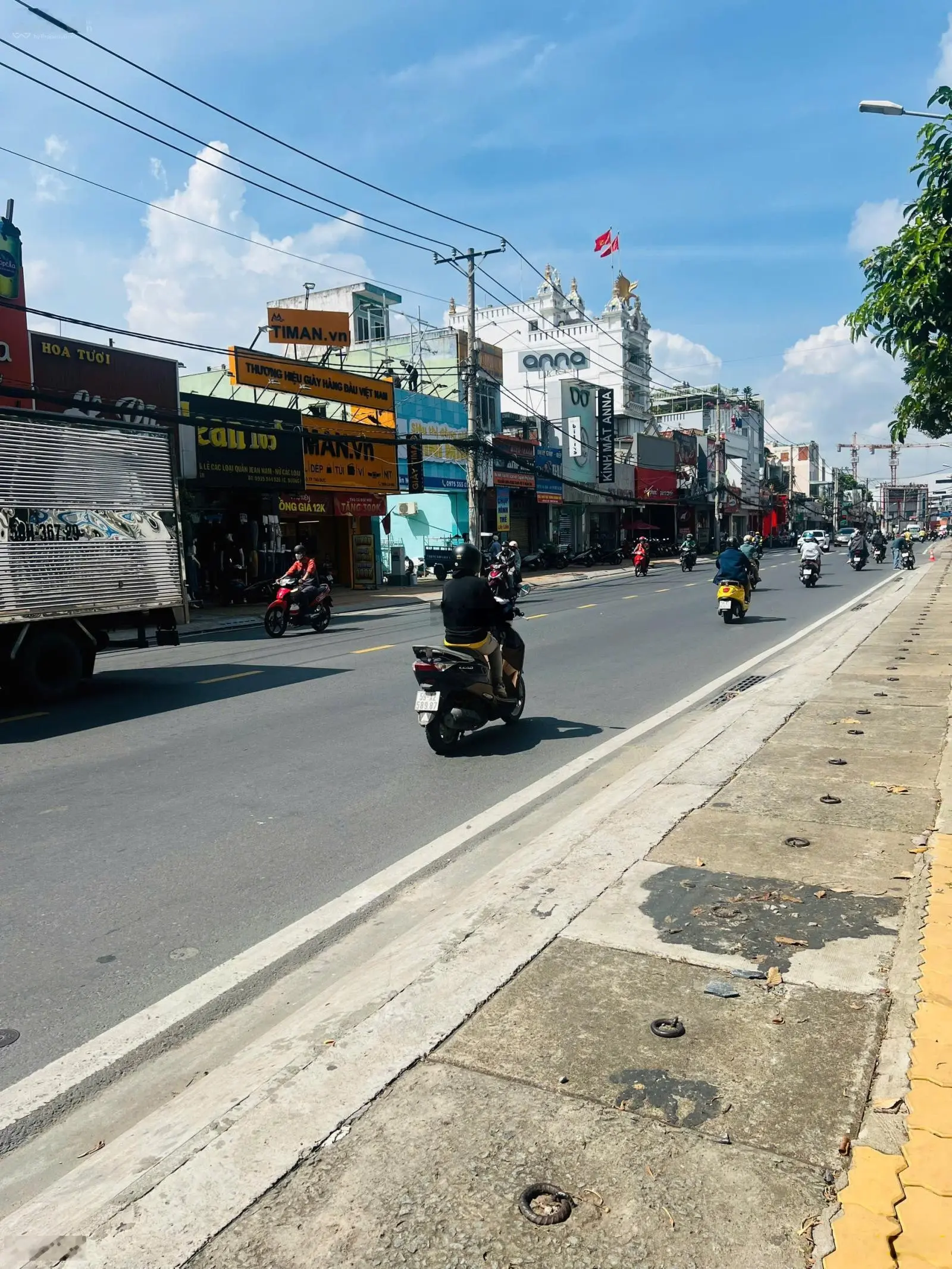 Ngộp bank bán gấp dãy trọ 10 phòng, cách Vincom Võ Văn Ngân 300 mét, DT: 5,2 x 25, giá 8,5 tỷ