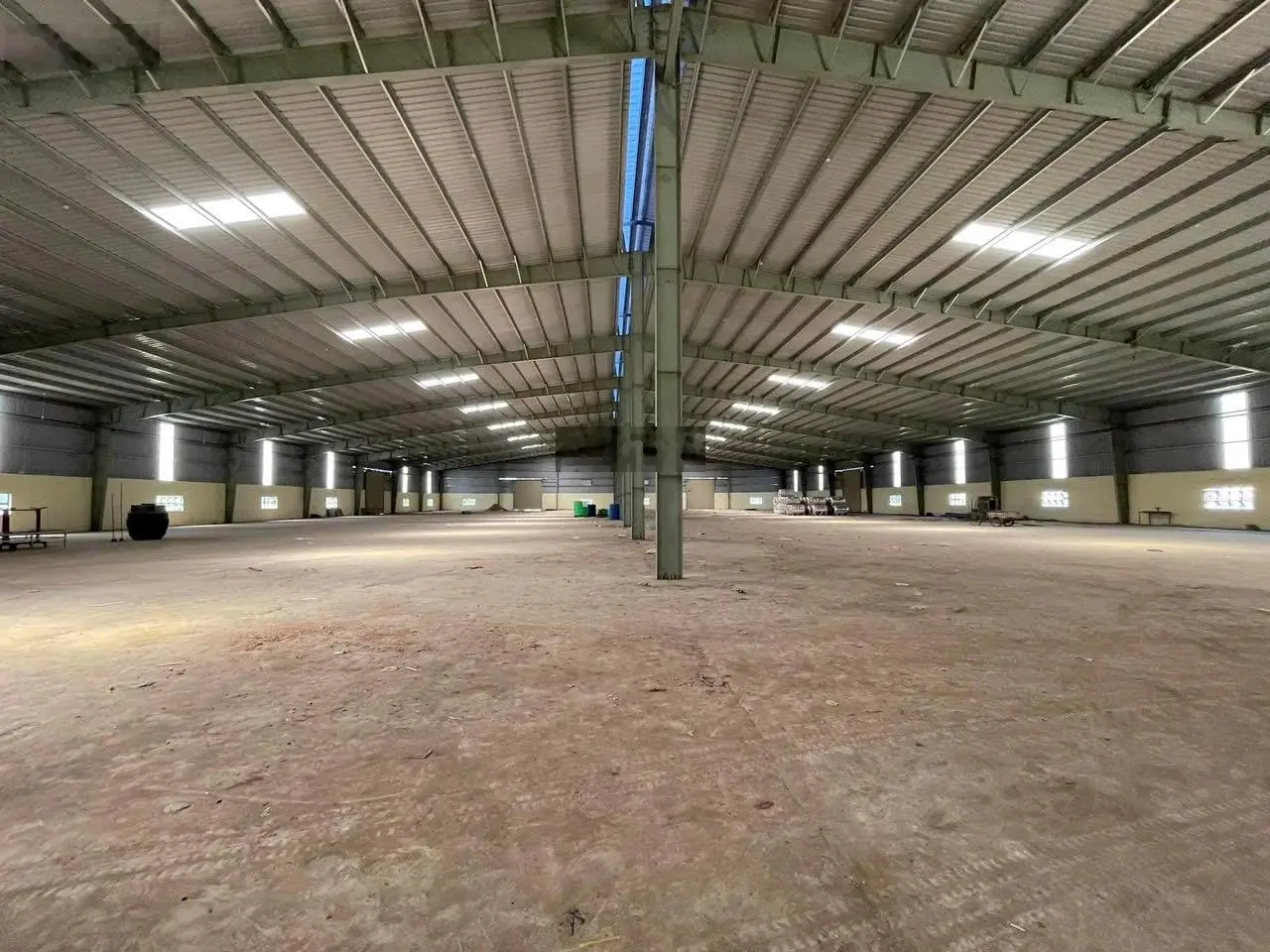 Cần bán 16000m2 kho xưởng sân bãi trung tâm sầu riêng Cư Mga, Đăk Lăk