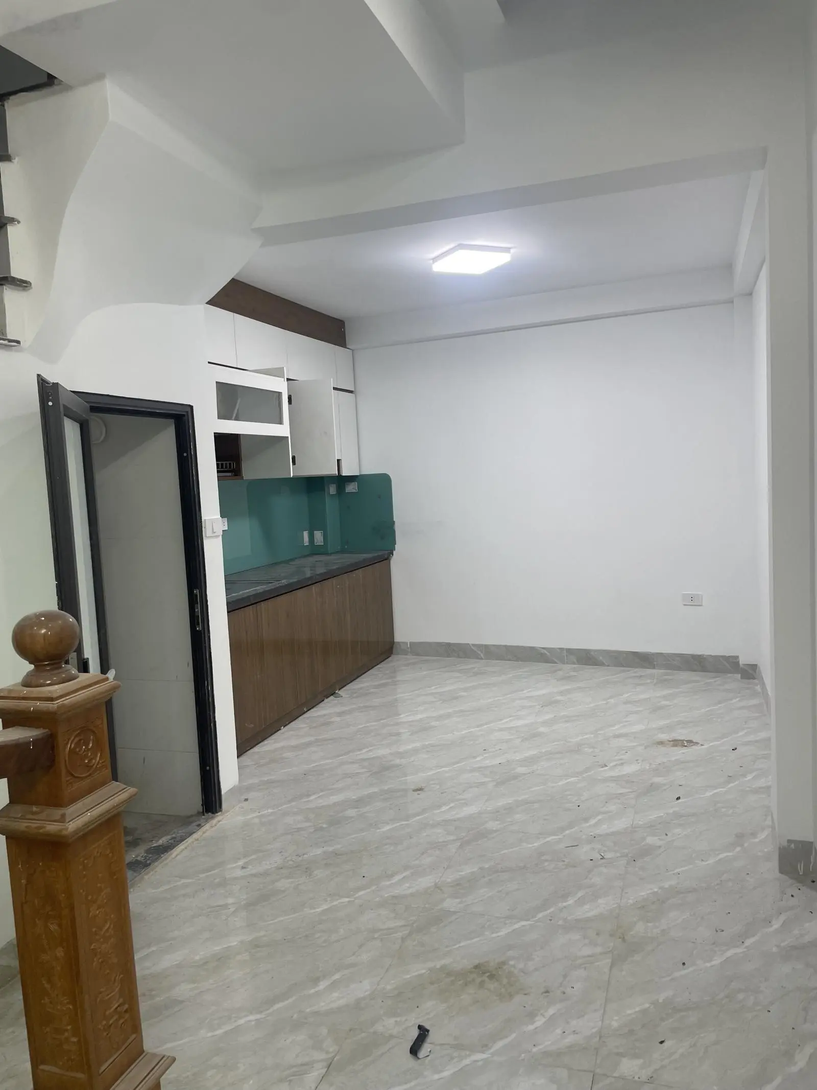 Bán nhà Hữu Hoà, Thanh Trì, 32m2, 5 tầng, nhà mới, 6 phòng ngủ, 4.3 tỷ( có thương lượng)