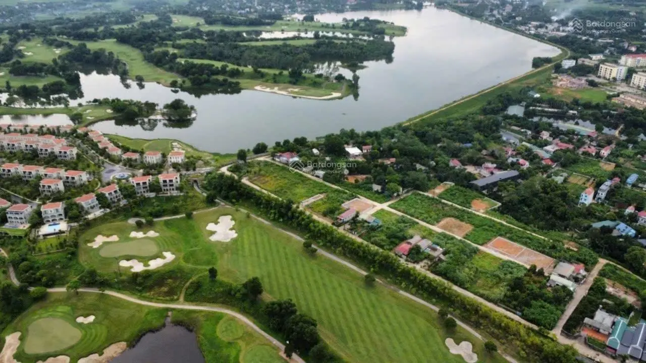 Cần bán 240m2 có 133m2 TC vài bước chân đã đến sân golf quốc tế Sky Lake khách sạn 5 sao Whynham