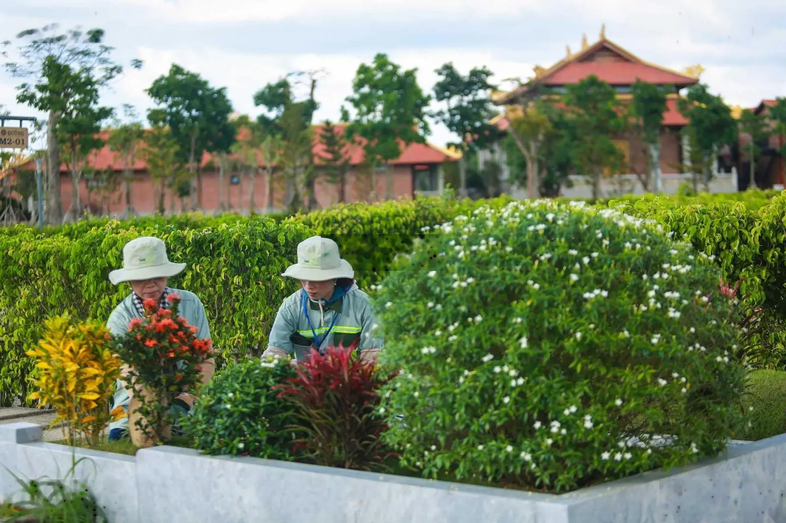 Bán gấp mộ đôi Sala Garden giáp công viên giá tốt chỉ 80tr (thuế phí quản lí)