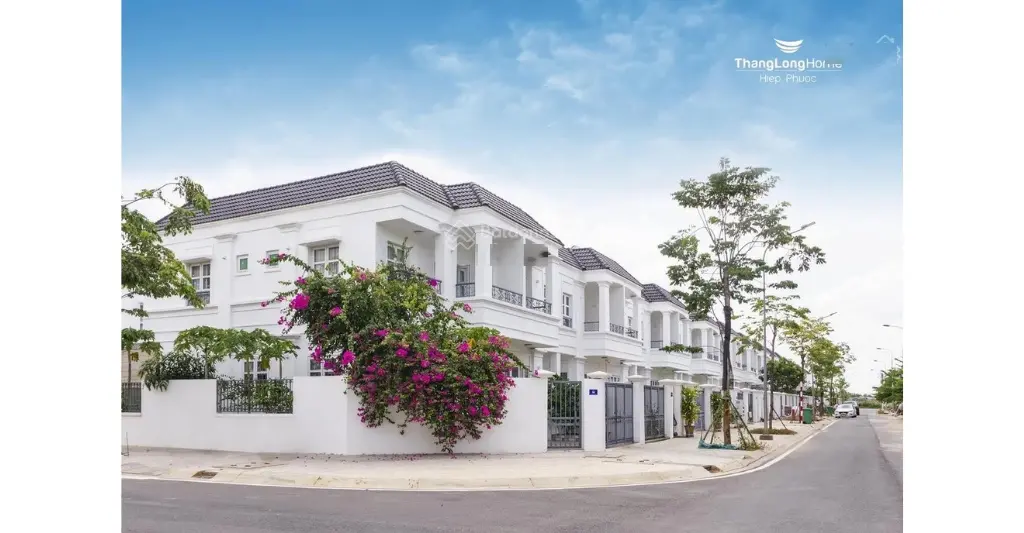 Bán nhà phố Thăng Long Home trục Rạch Bà Ký, view kênh đang làm, kết nối thẳng ra trục 25C sân bay