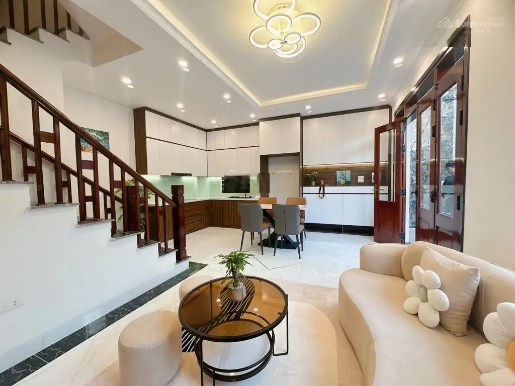 Bán nhà riêng tại Kim Quan, 6,8 tỷ, 42 m2, 5 tầng, 3PN, 4WC, giá cực chất uy tín