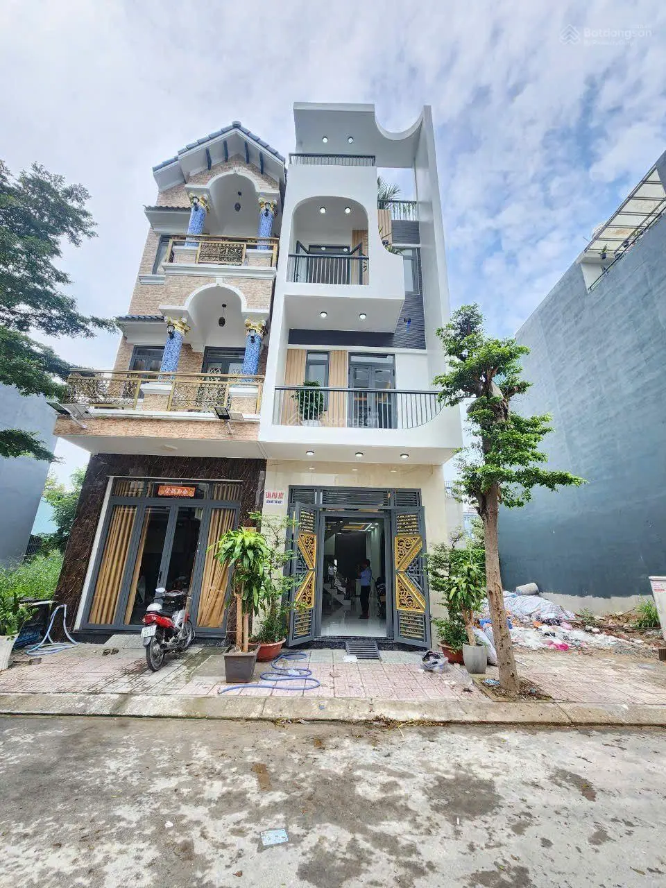 Bán nhà 1 trệt 2 lầu, KDC Lộc Phát Residence, P.Thuận Giao, Tp.Thuận An