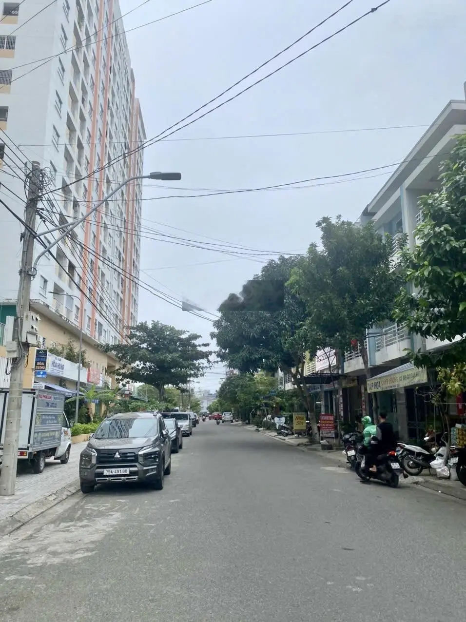 Bán nhà 2 tầng đường Võ Trường Toản, Vĩnh Hoà, Nha Trang. DT: 105m2. Hướng Nam. Giá bán: 6 tỷ