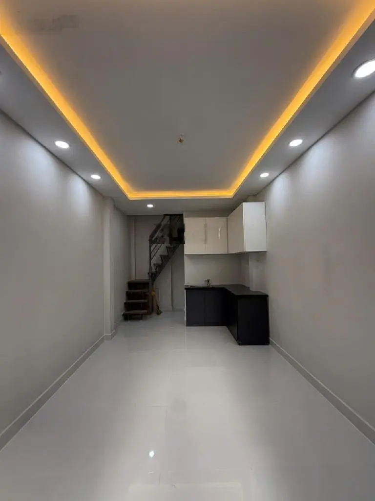 Nhà đẹp 17,2m2 (3 x 6), hẻm 3,6m Tôn Đản sát Q1. Chỉ 2,25 tỷ