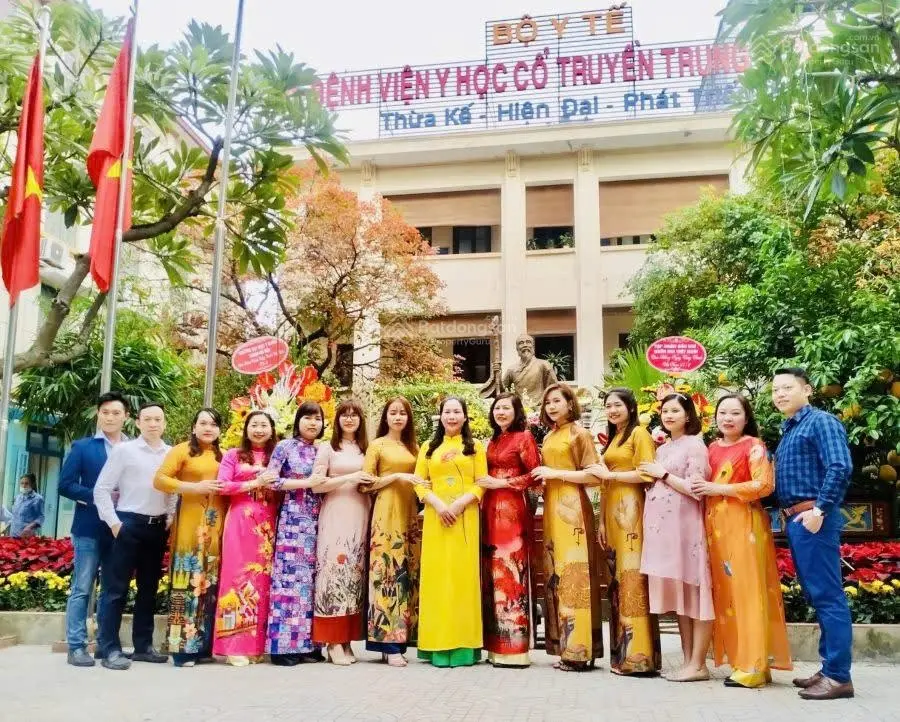 Nhà trung tâm quận hai bà trưng - sát chợ lớn gần ngã tư phố nhớn - diện tích đẹp- giá bình dân