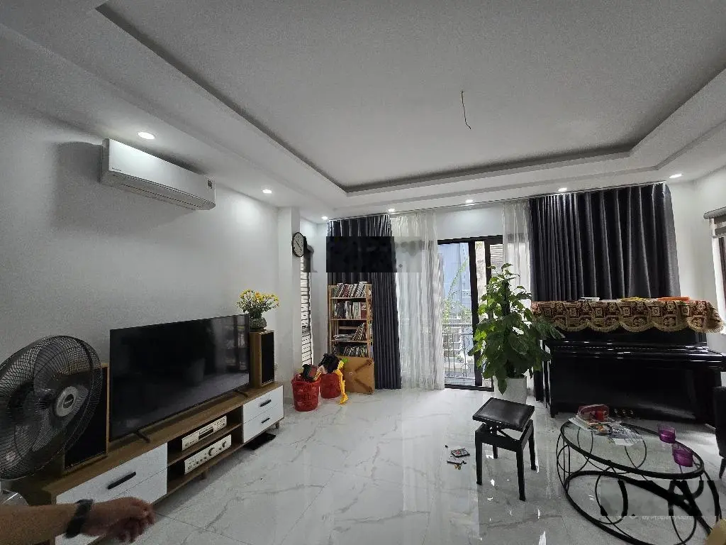 Bán nhà 42m2 5 tầng, giá 7,1 tỷ, ngõ nông, ô tô cách 20m, chùa Bụt Mọc, Phú Diễn, Bắc Từ Liêm