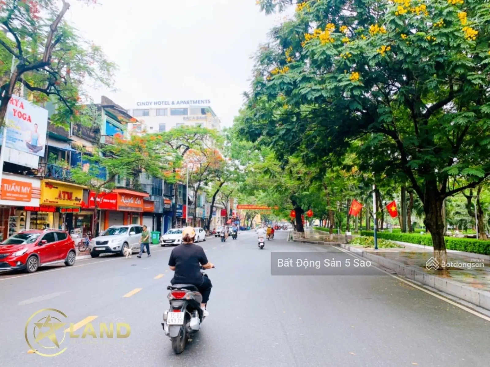 Bán nhà mặt đường Hoàng Văn Thụ - Điểm điểm ngay Nhà Hát Lớn - vỉa hè rộng -mặt tiền 5m bìa xinh