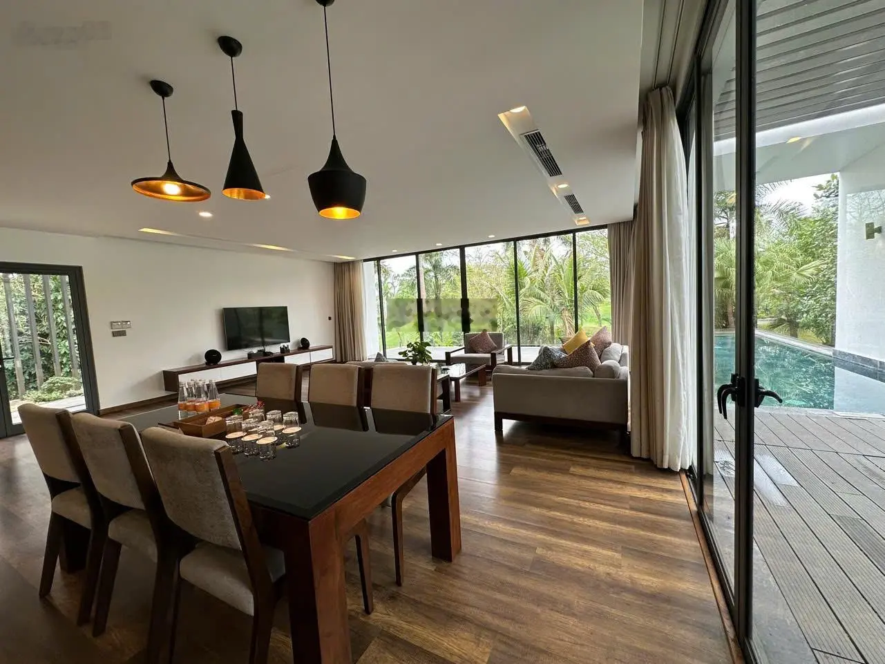 Biệt thự Flamingo Đại Lải 352m2, 3 PN, vị trí trung tâm ngay cạnh tòa Forest in the Sky