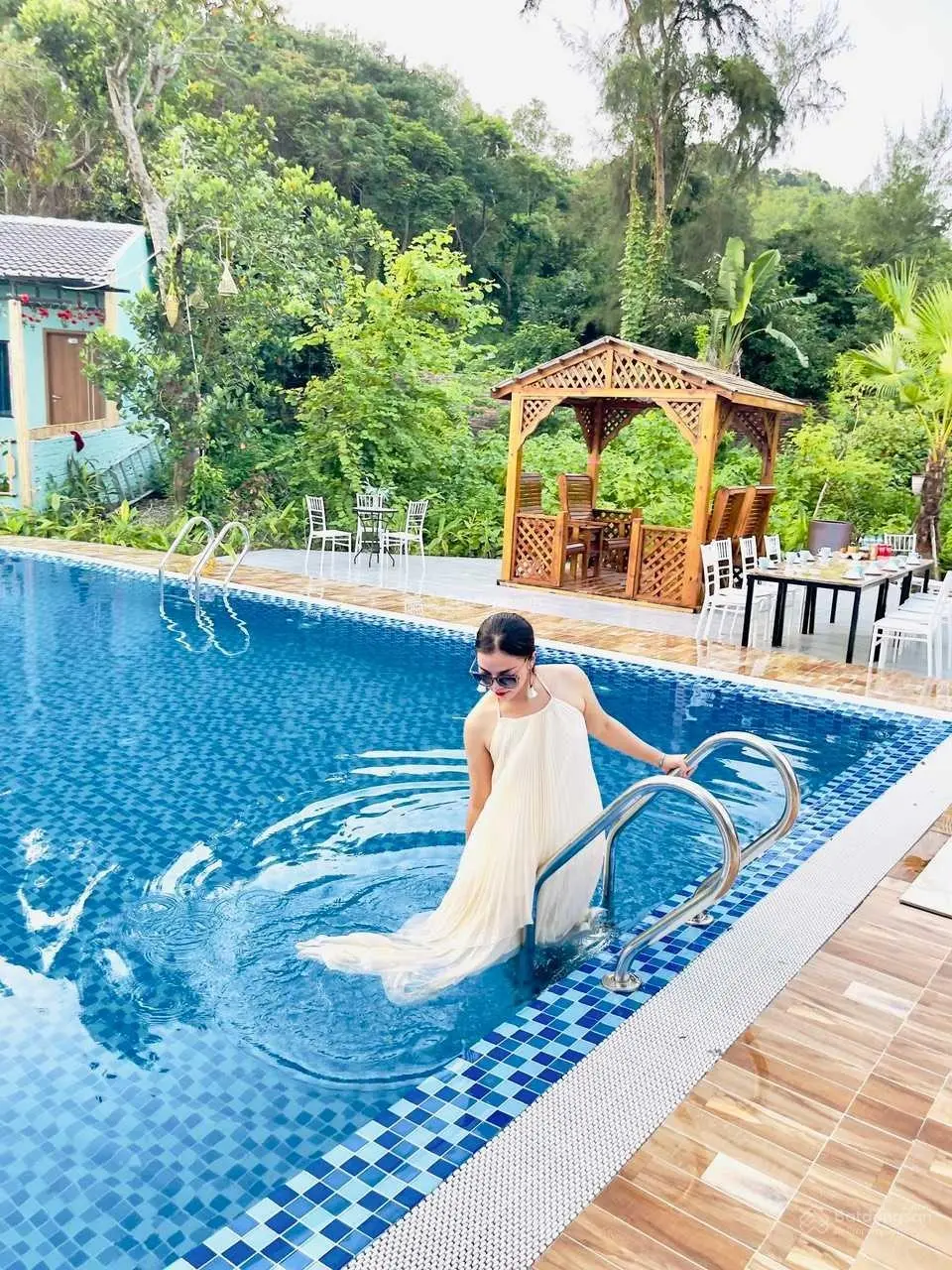 Bán 400 m2 mặt phố đi bộ Minh Châu liền kề Minh Châu Beach Resort