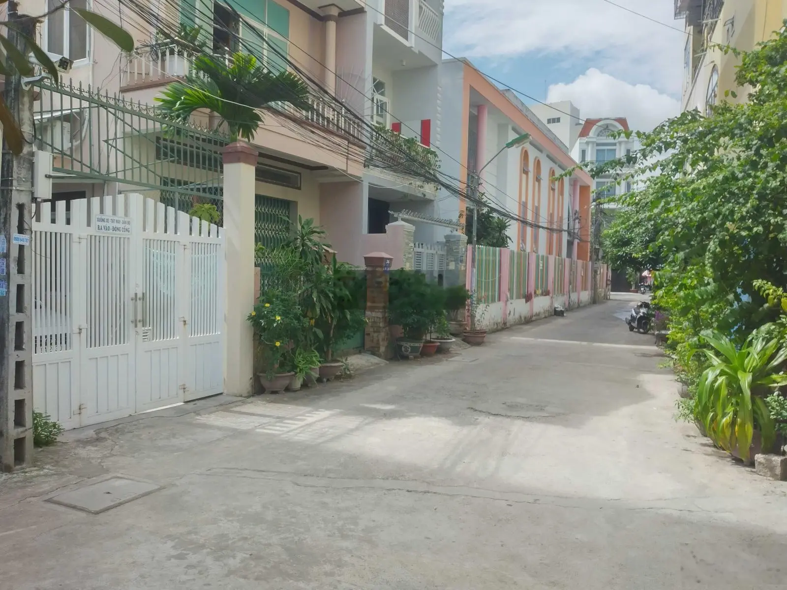 Nhà ngang 9m, 266m2, 9 x 25m full thổ cư đường Bà Triệu TP Nha Trang