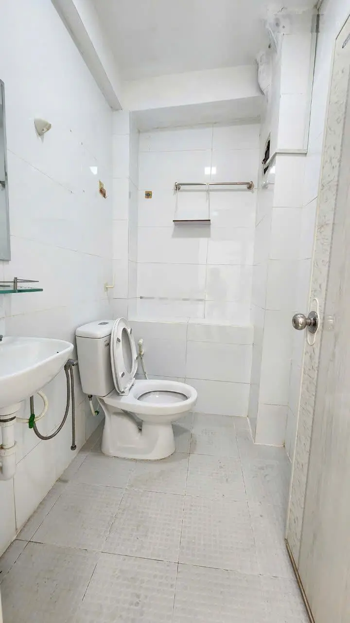 Bán nhà quận 5 DT 81.4m2 kinh doanh đỉnh