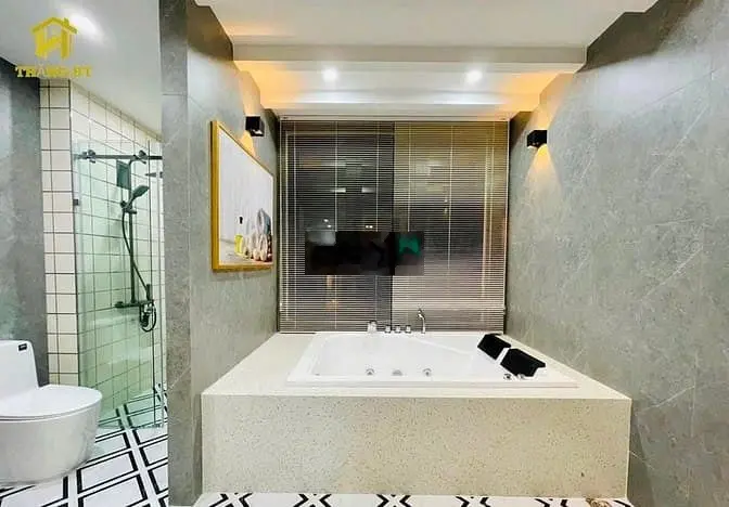 Siêu phẩm chân dài Nguyễn Duy Dương , p. 9, quận 10, 65.5m2/3tỷ8 SHR