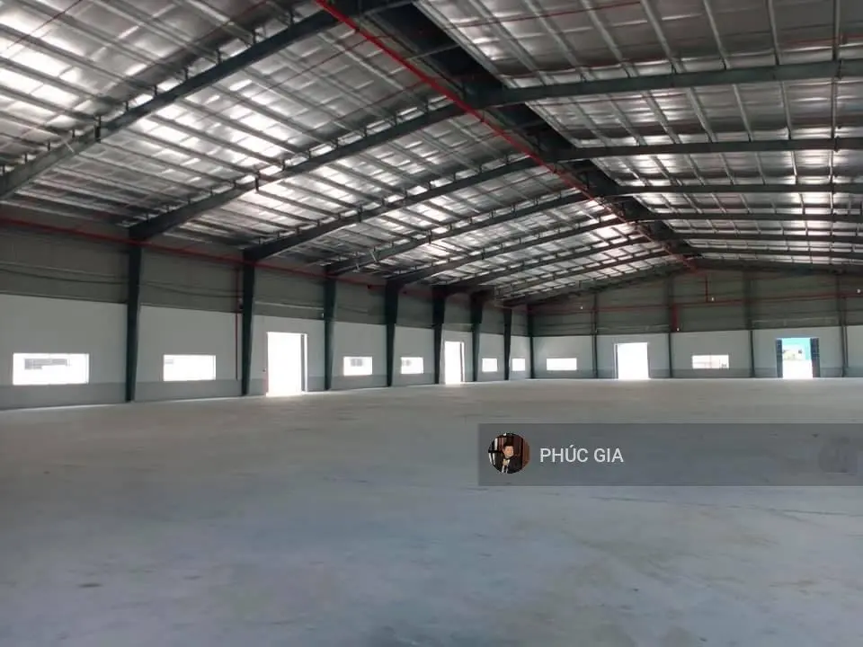 Bán nhà máy rộng 10.000m2, có 7.000m2 kho xưởng tiêu chuẩn quốc tế. Bàn giao ngay cho đối tác