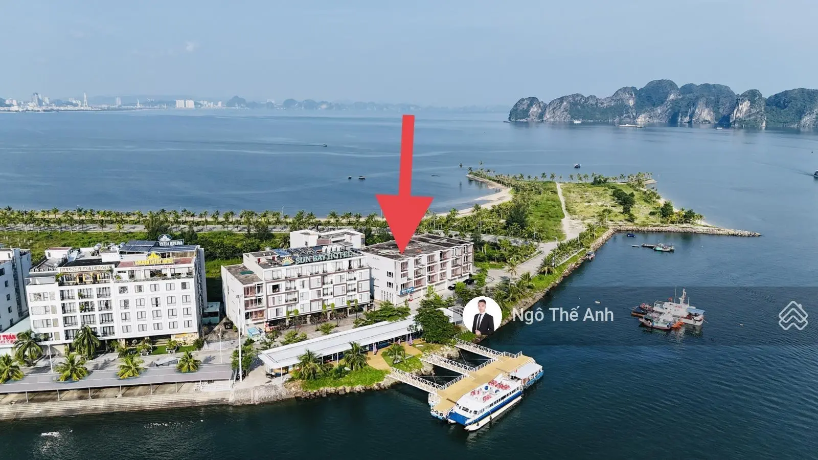 Cần bán căn nhà liền kề mặt biển, View Vịnh Hạ Long. Cực kỳ đẹp và hiếm có. Sổ hồng lâu dài.