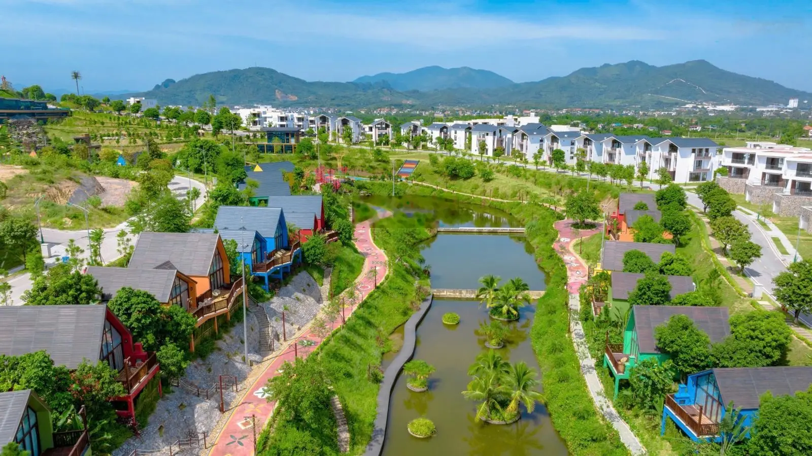 Chính chủ cần bán BT Legacy Hill Hòa Bình, DT: 325m2, giá 6 tỷ. Vị trí gần hồ. LH: 0896 518 ***