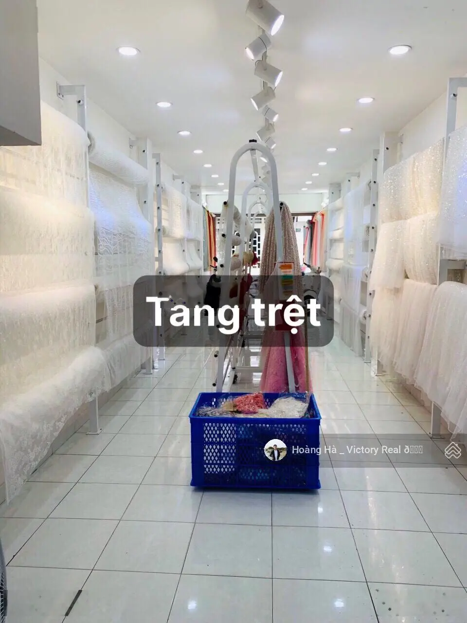 HOT nhà 4 tầng mặt tiền tại Đông Hồ (3.2 x 18.5m) - 52.6m2, P. 8, TB, HCM, giá siêu rẻ 10.65 tỷ TL