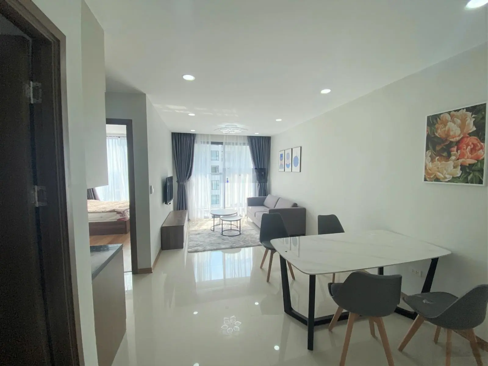 Bán gấp CC 2PN, 2WC, full đồ 71m2, 59 triệu ở Rose Town, Ngọc Hồi, Hoàng Mai, HN