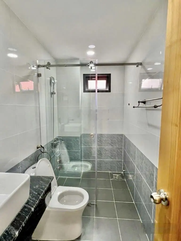 Bán nhà 5 tầng mới xây 266m2 sàn, có thang máy. Nguyễn Thị Định, Quận 2, Hồ Chí Minh