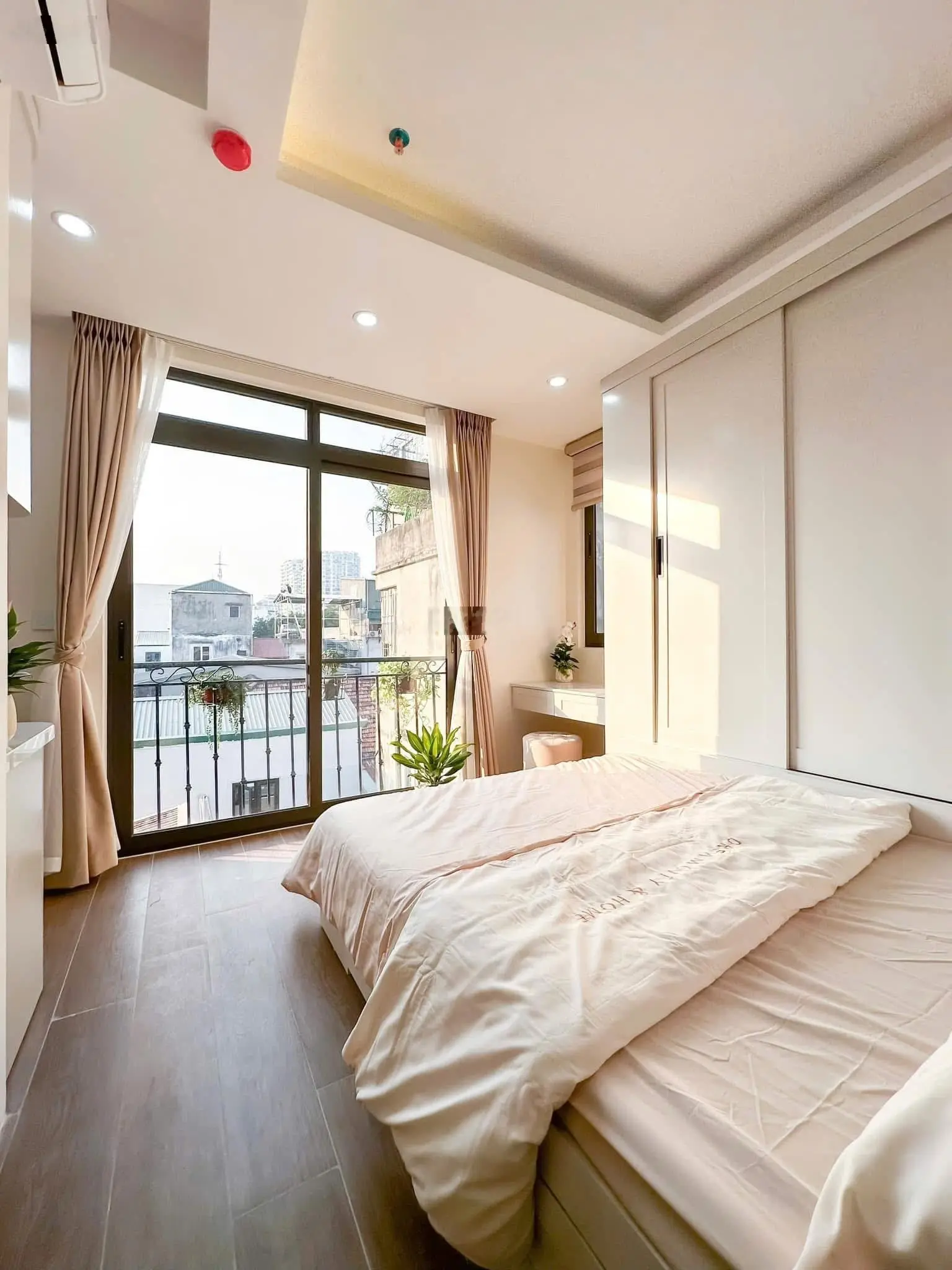 Toà apartment hoàng hoa thám- đẳng cấp- lô góc-dòng tiền 60tr/th-cách mặt phố 20m-thang máy-12.8 tỷ