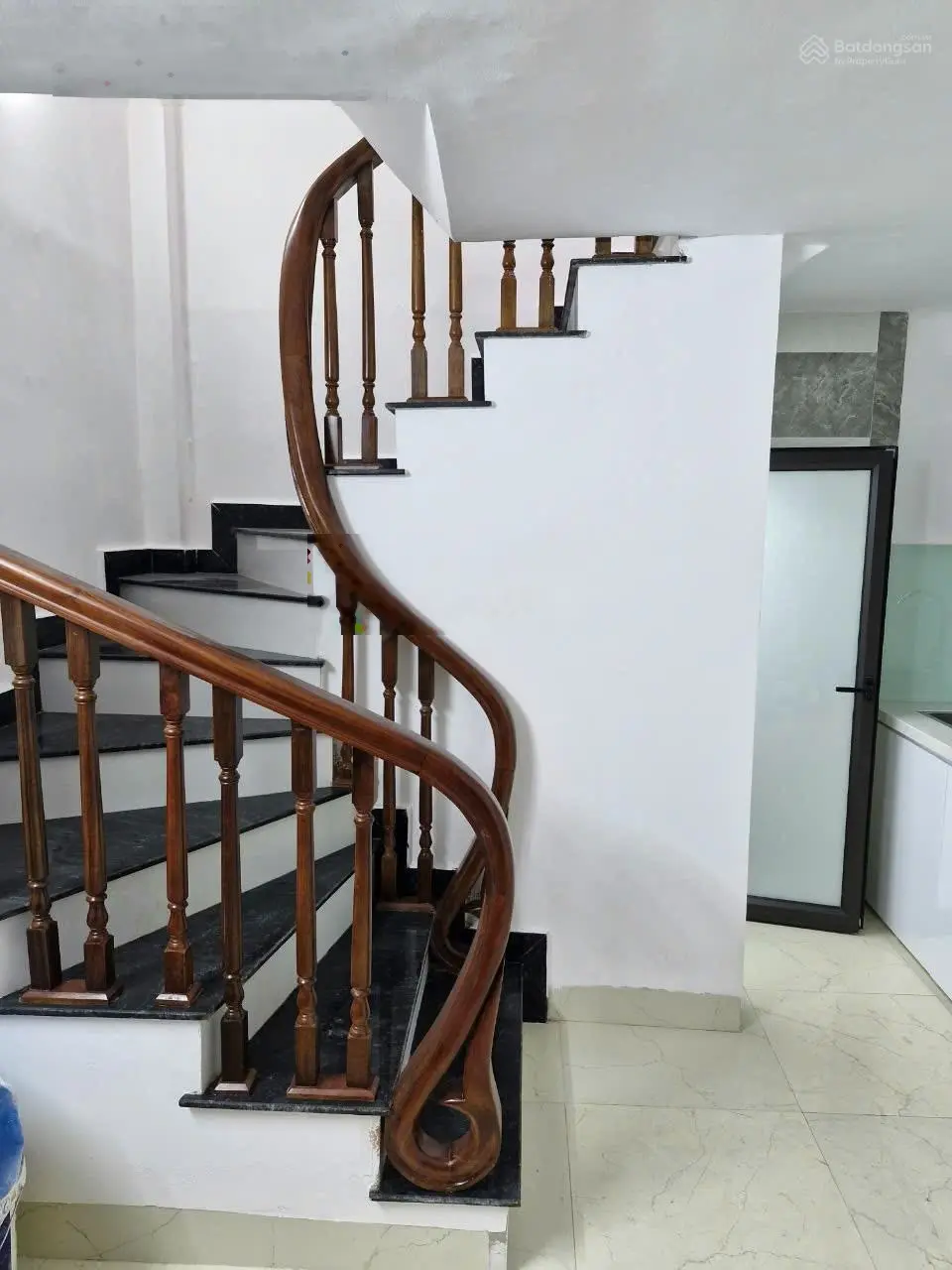 Chị gái nợ nhiều bán cắt lỗ, nhà Vạn Phúc phân lô, ô tô chạy vòng quanh, 30m2, 4 tầng, giá 4,35tỷ