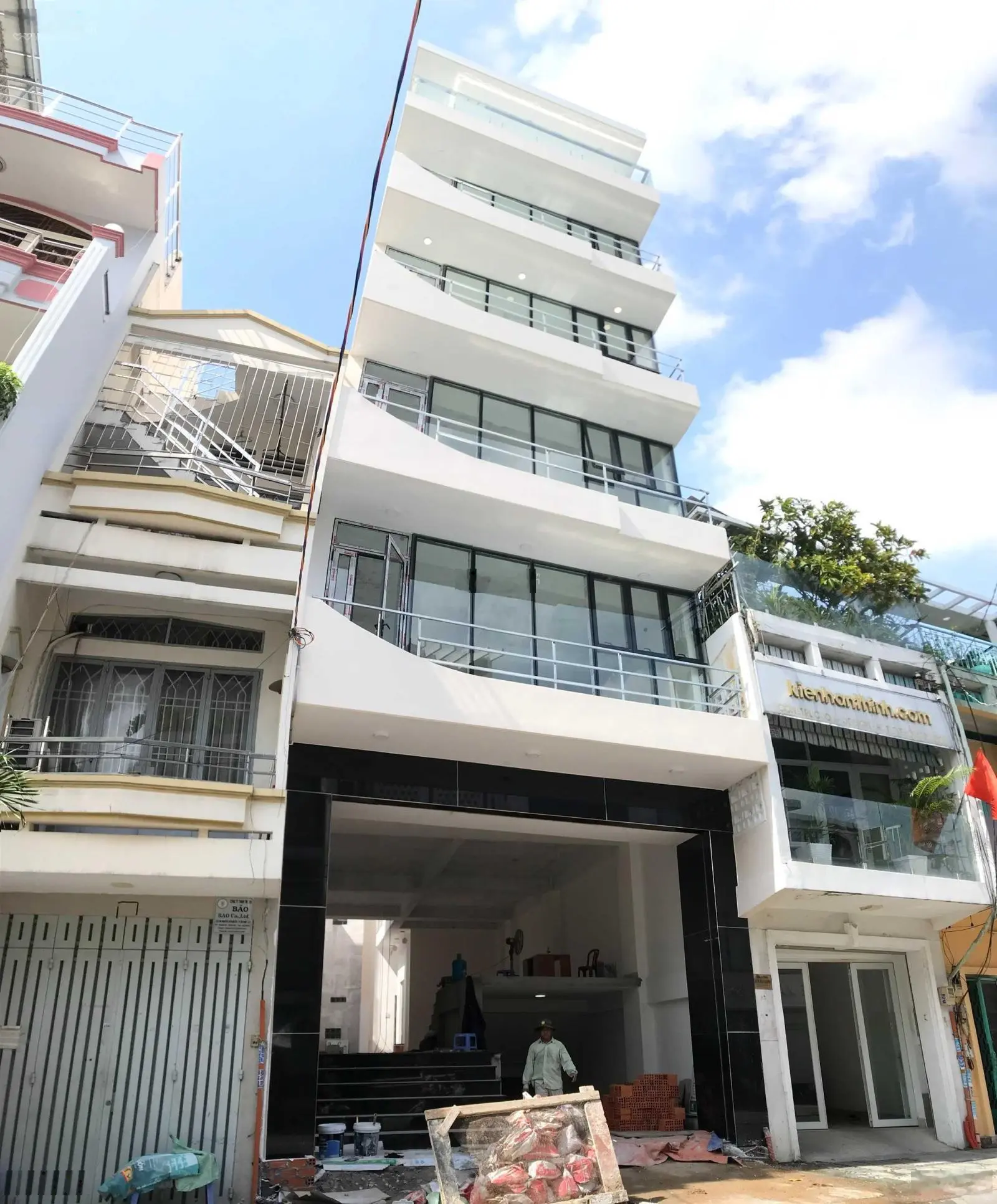 Building 2 MT thương hiệu ngay vòng quay 3/2 - Lê Đại Hành - 8x28m - hầm 7 tầng HĐT 220tr/th 64 tỷ