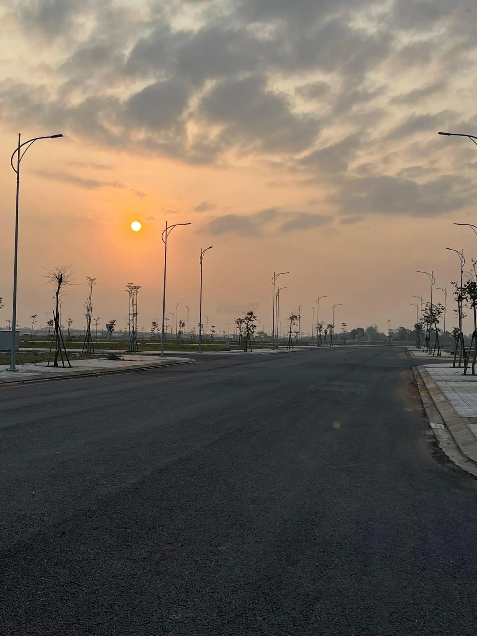 Lô góc Vịnh An Hoà city nằm gần đường 25m hướng Đông Nam thông đường Võ Chí Công giá chỉ 3 tỷ