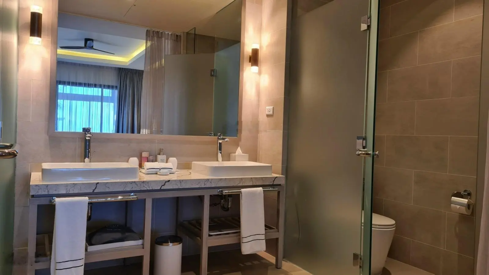 Bán 3PN Villa trực diện biển Melia Ho Tram giá 36 tỷ LH: 0937 688 ***