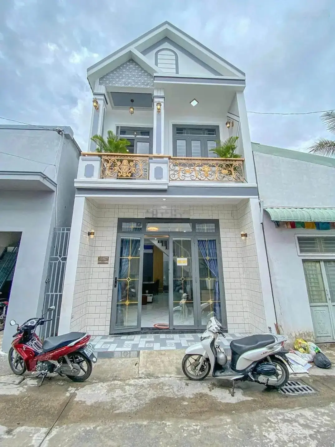 Nhà 1 trệt 1 lầu, giá rẻ 1tỷ580, sổ hồng riêng, gần trạm thu phí. LH 0901575480 Hà My