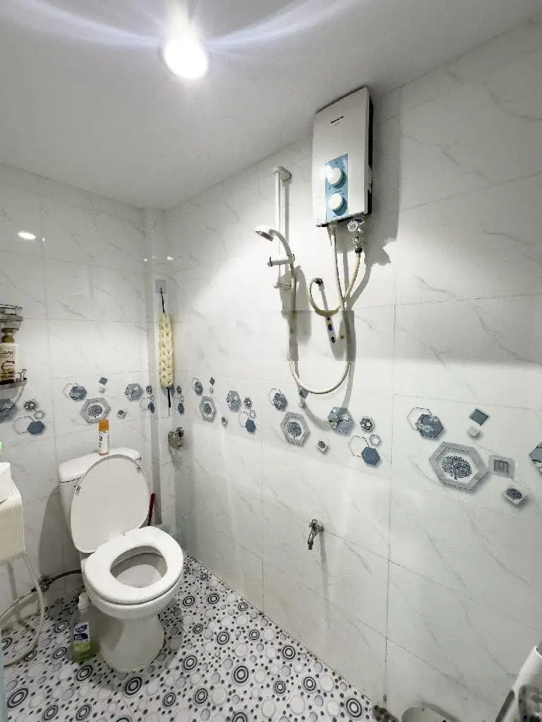 Nhà 2 tầng, 2PN, 2WC, 42m2, hẻm rộng yên tĩnh, cạnh đường Bắc Hải, Tân Bình.