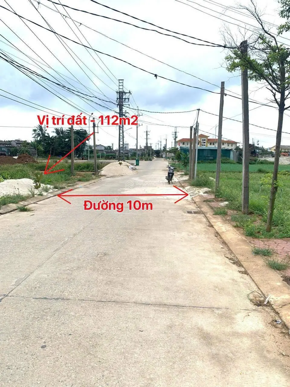 Đất Mặt tiền Đường 10m.Cách Biển 200m. giá hơn 100 triệu.LH:0979 372 *** Vũ