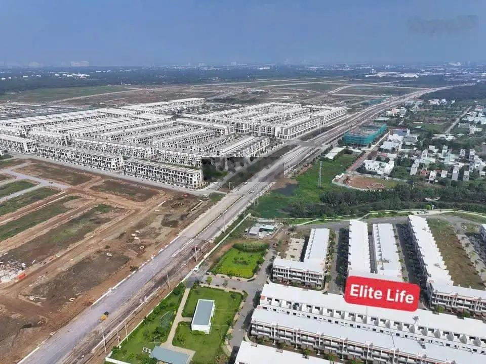 Cần bán nhanh căn nhà phố cao cấp 1 trệt 1 2 lầu Elite Life mặt tiền đường DT826E lộ giới 40m