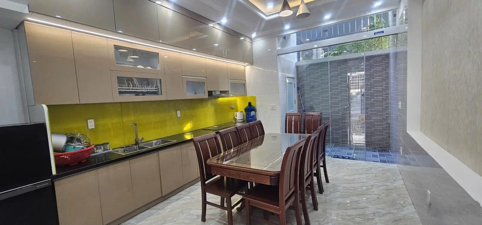 Bán nhà Trung Hành - Ngô Gia Tự - 70m2 lô góc - ô tô đỗ cửa ngày đêm - sẵn thang máy - chỉ 6 tỷ hơn