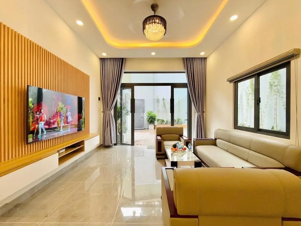 Siêu hấp dẫn! Villa mới 100%102m2+full NTCC + 3PN + ngang khủng 6.8m kếEmart Phan Huy Ích chỉ 7.8ty