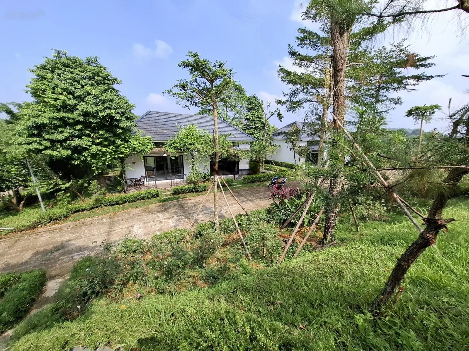 Bán Biệt thự nghỉ dưỡng Yên Bài Ba Vì 400m2 , 4 ngủ, khách, bếp , sẵn khai thác homestay