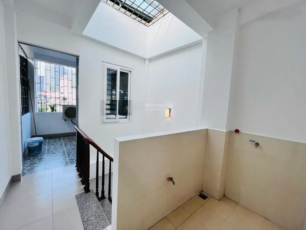 Bán nhà đẹp Nhân Hòa, Thanh Xuân 6,39 tỷ, 35m2, 4PN, giá siêu hời! Gần Royal City, Hapulico