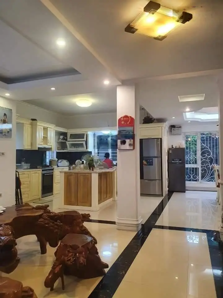 Biệt thự đơn lập hơn 200m2 hoàn thiện đẹp khu đô thị Văn Phú, Hà Đông giá đầu tư