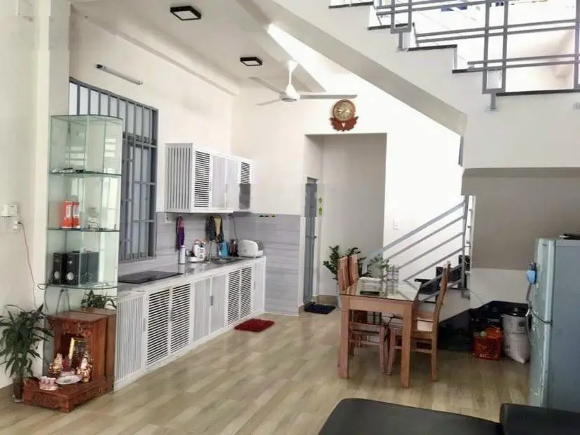 Bán nhà 2 tầng hẻm ô tô Hoà Trung - P. Vĩnh Hoà - TP. Nha Trang. DT 90.6m2 giá 2,45 tỷ