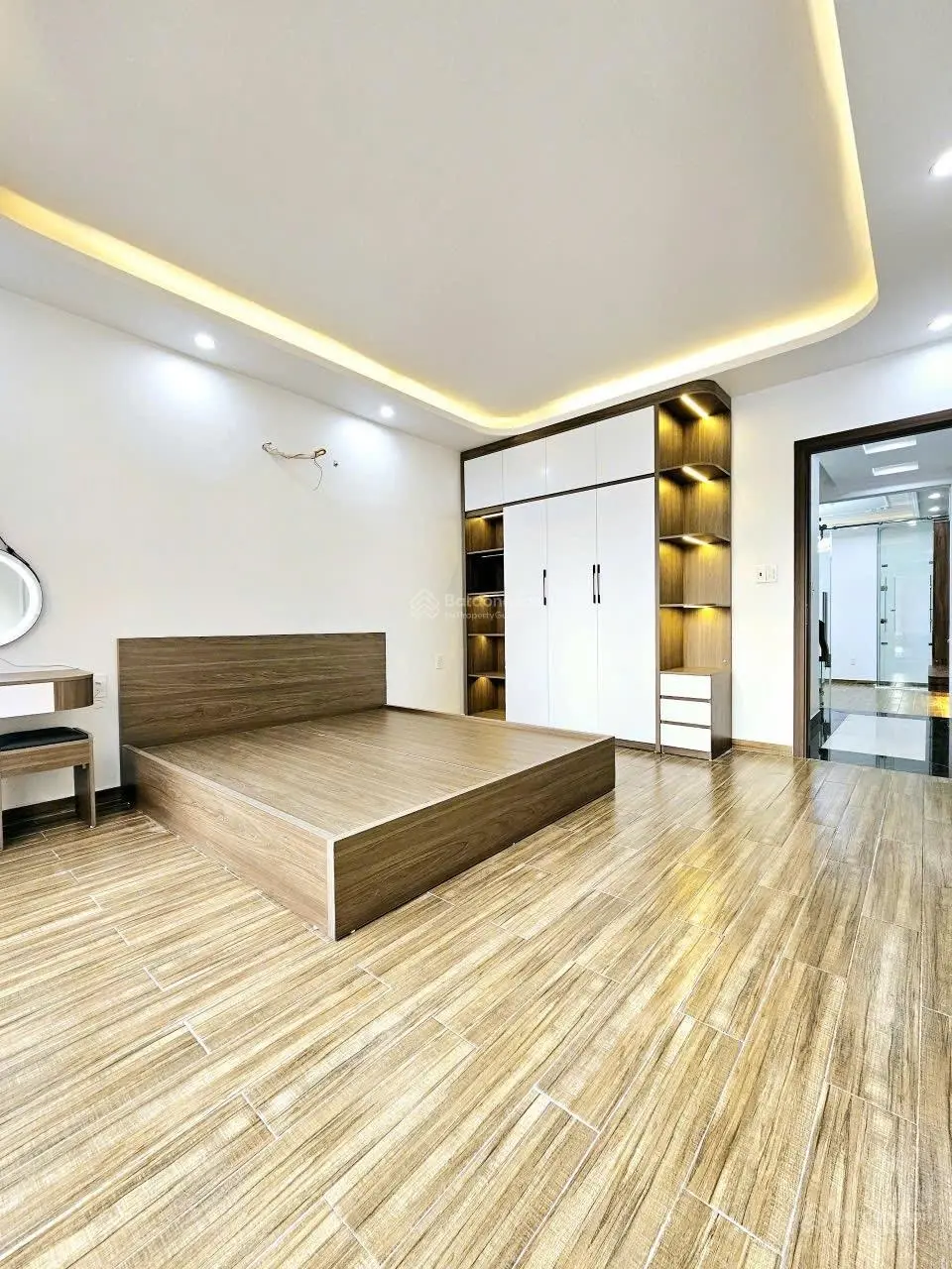 Nhà Hồ Sen ô tô quay đầu 50m2, 4 tầng, giá chỉ 4,98 tỷ có TT