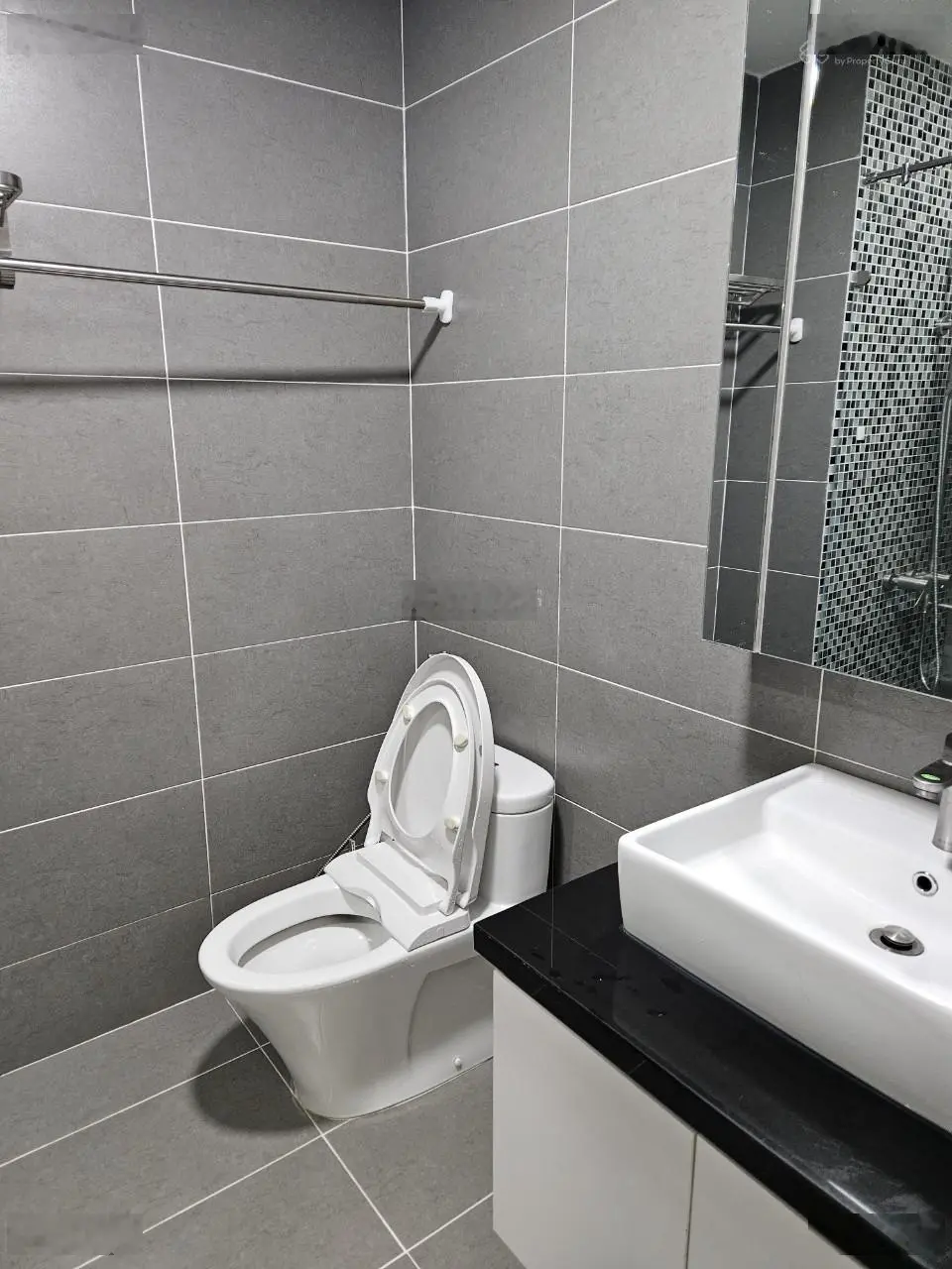 Bán căn hộ Ngô Gia Tự, Quận 10 DT 75m2, 2PN, 2WC có sổ, giá 2tỷ9. LH 0931 196 *** Thành