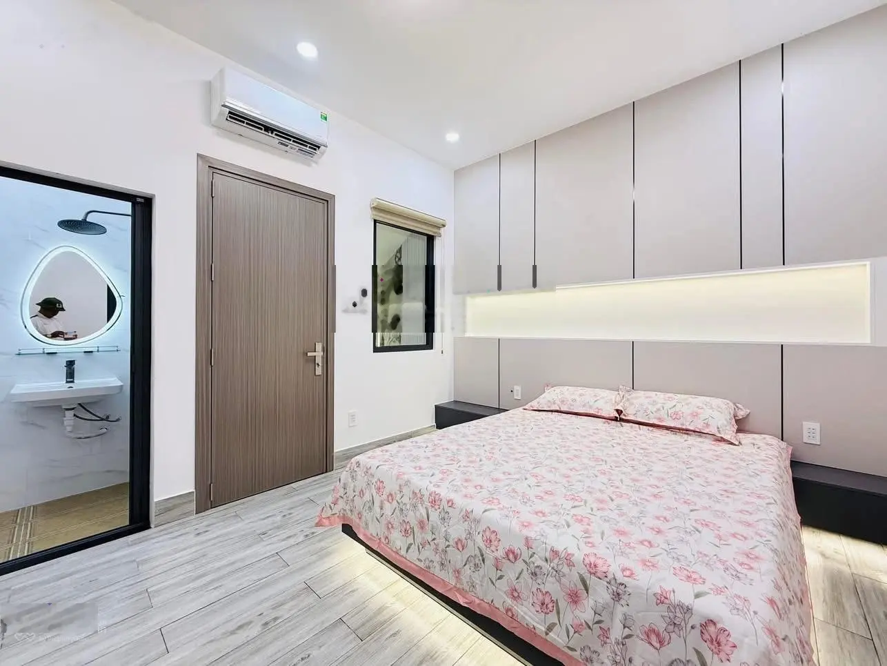 HOT!! BÁN NHÀ GIÁ RẺ đường Võ Văn Tần, P5, Q3, Giá 6tỷ300 với 54m2. LH: 0921922735 Nguyên