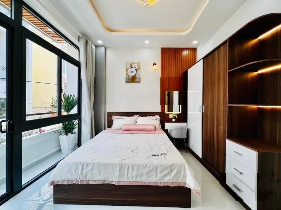 Kẹt tiền cần bán gấp nhà đường Nguyễn Quý Đức, An Phú, Quận 2. Giá 3tỷ5 DT50m2 sổ riêng. 0902918803