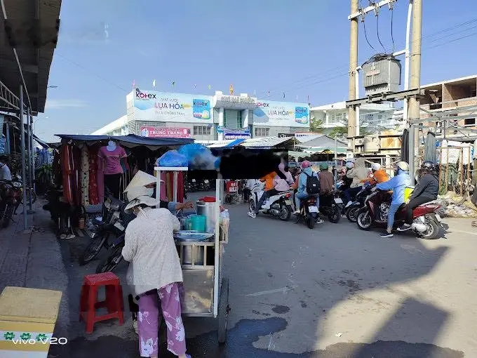 Bán đất có nhà MT chợ đường Hùng Vương xã Phú Đông, cách Phà Cát Lái 4km