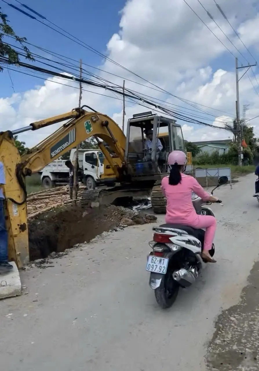 Đường 826C ấp 4 Long Hậu nối dài Lê Văn Lương Nhà Bè chính thức khởi công làm mở rộng nâng cấp