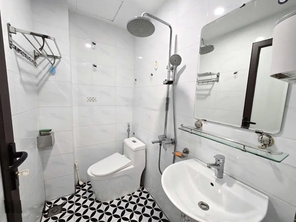 Bán nhà riêng tại Cầu Giấy, 8,9 tỷ, 40m2, 3PN + 4WC, 5 tầng